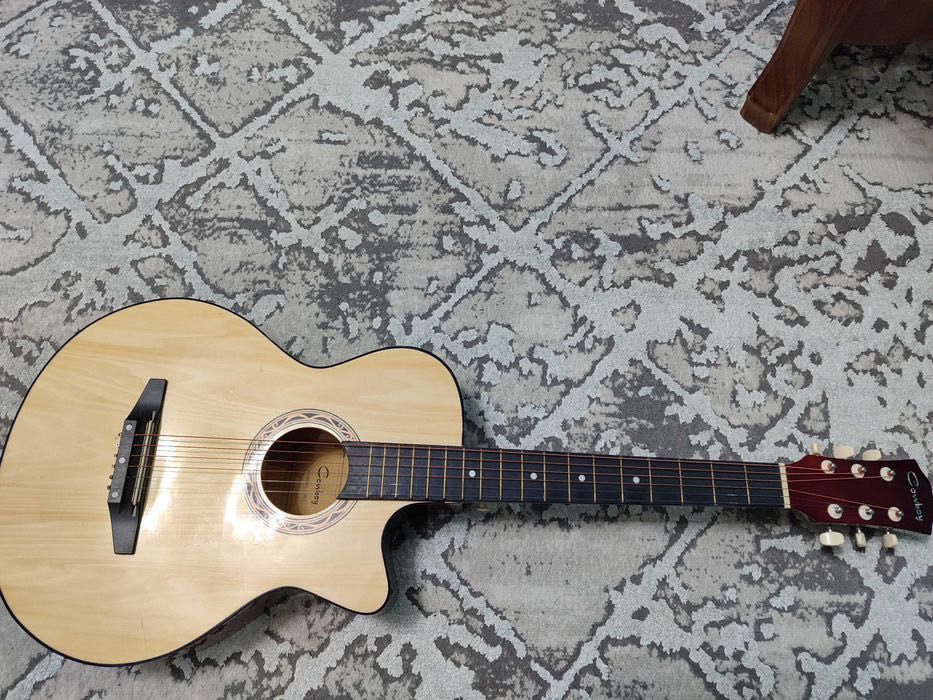 Акустическая гитара