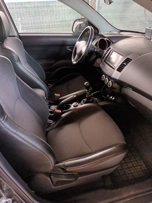 Vând auto PEUGEOT 4007 SUV 4×4