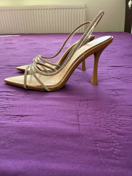 Дамски обувки на ток