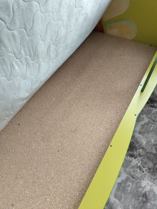 Продам детскую кровать 160/80