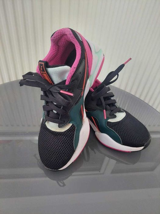 Vand adidas din plasa Puma – mar. 37, pt femei/copii