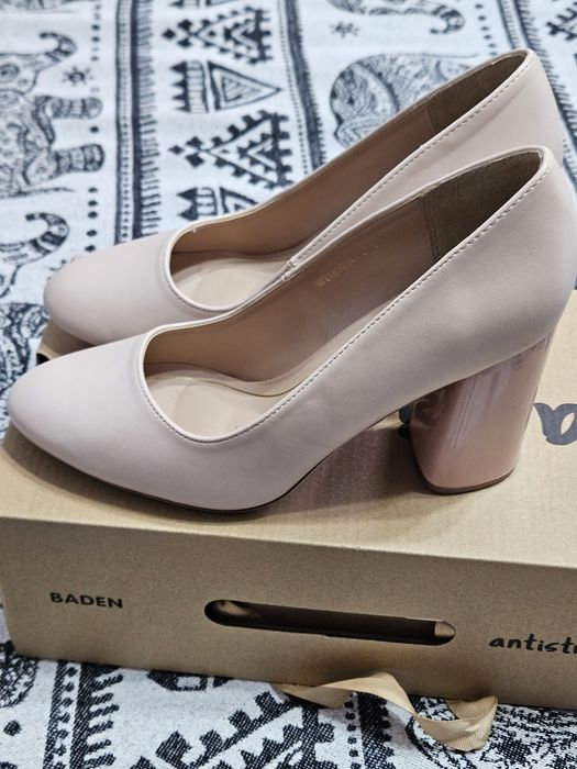 Босоножки женские