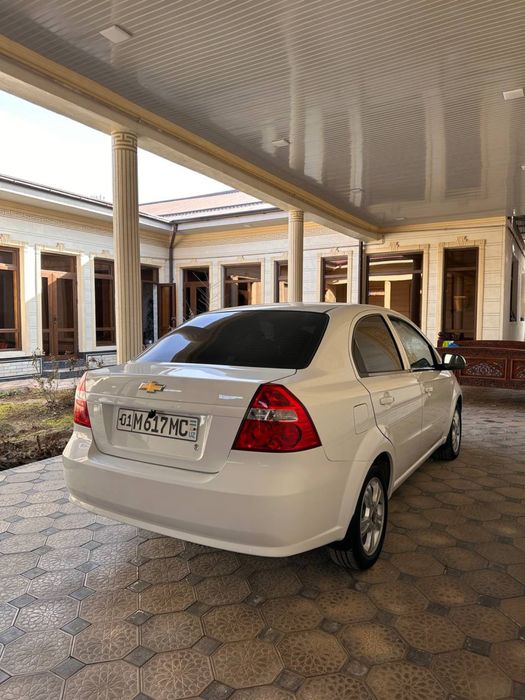 Nexia 3 srochno sotiladi