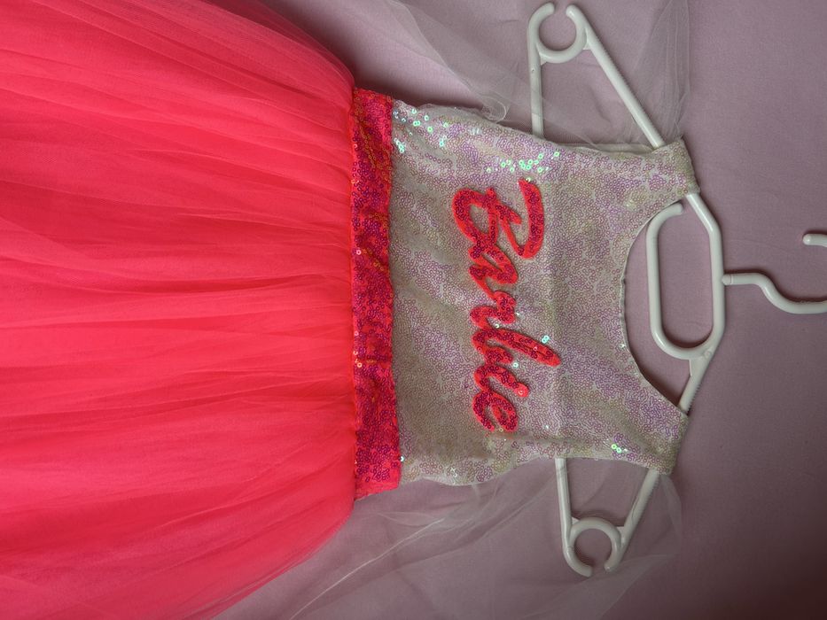 Офицоални рокли 116-122 размер