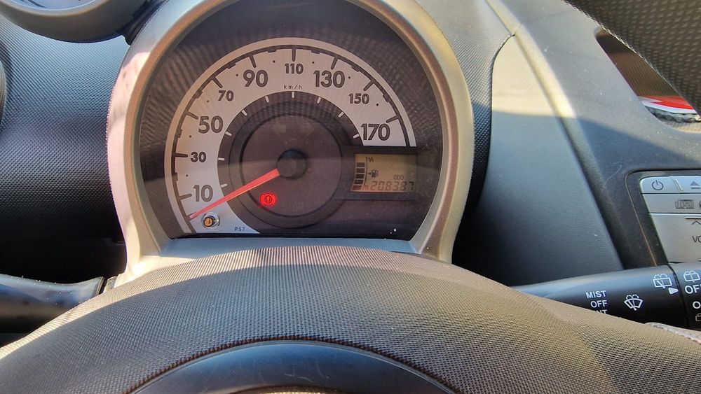 Vand Citroen C1 din 2008,benzina,consum mic,4 usi,208857 km in crestere