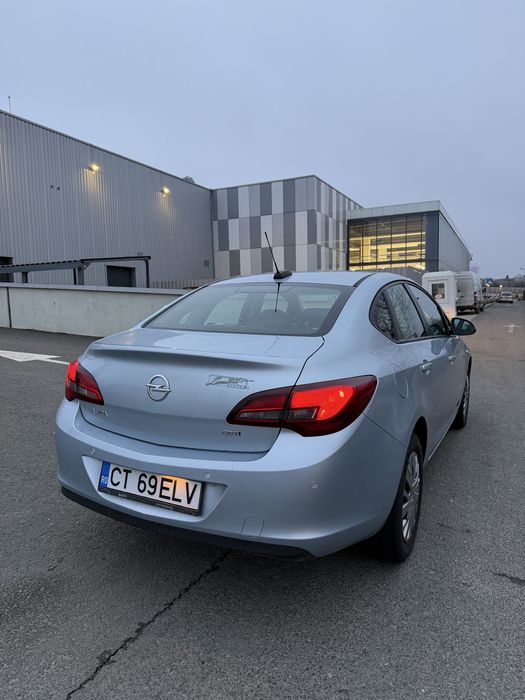 OFERTĂ Opel Astra j 2018  1.6diesel 5,6% consum