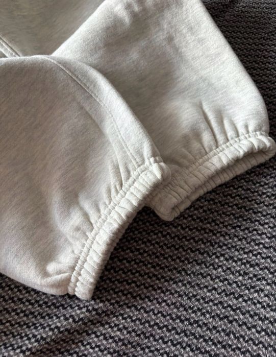 Pantaloni essentials