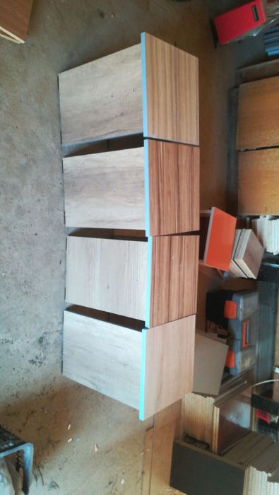 Табуретки новые.