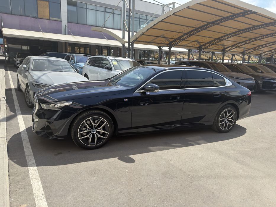 BMW i5 40L M-Sport 2025 yil