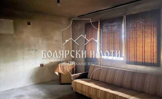 Етаж от къща в Първомайци