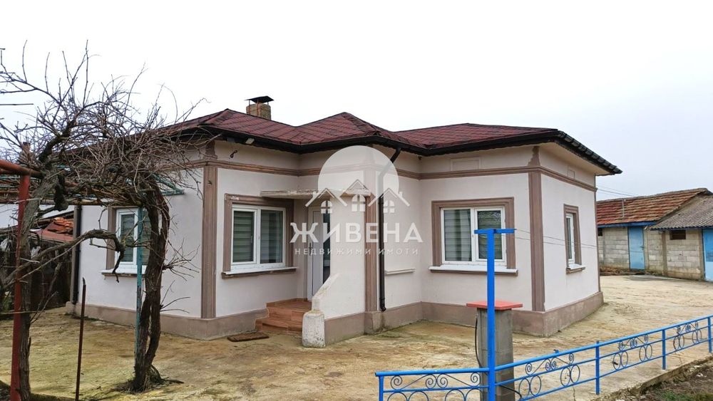 Продава реновирана и обзаведена къща в с.Соколово