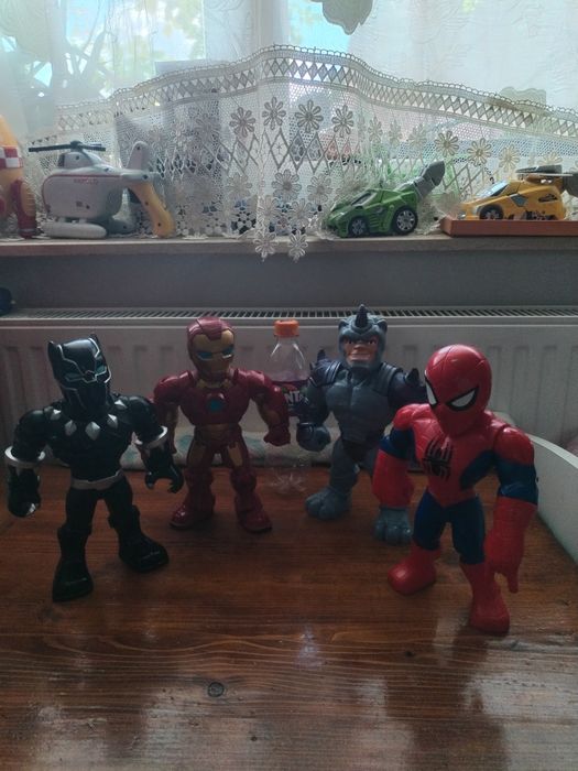 Supereroi dimensiuni mari