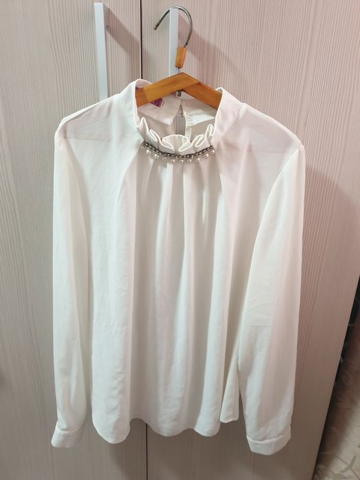 Блузка женская белая