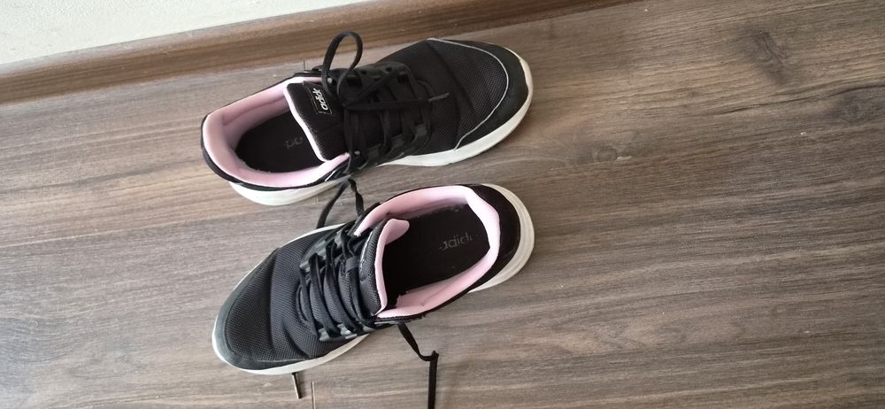 Маратонки Adidas дамски номер 41,5