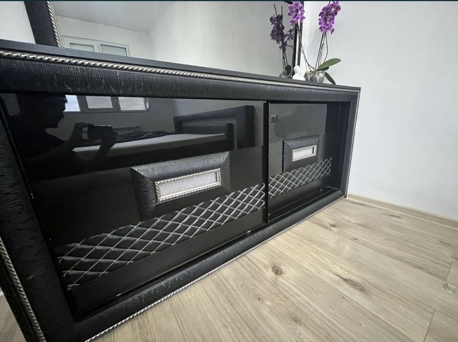 Комод  +Огледало..