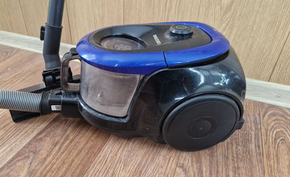 Продам пылесос ///