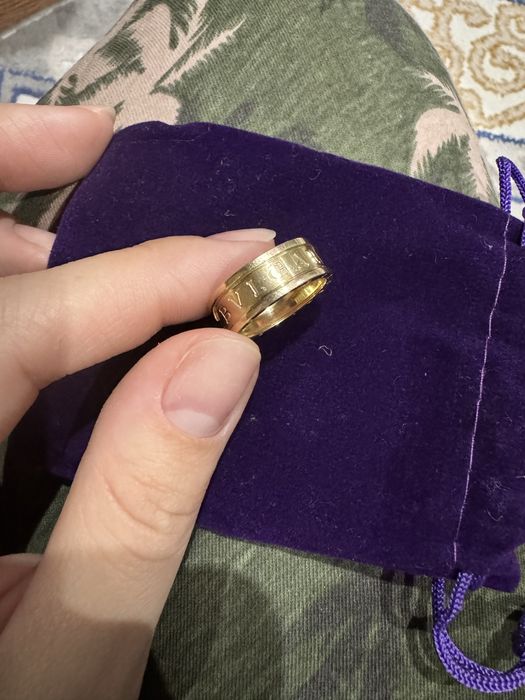 Продам золотое кольцо