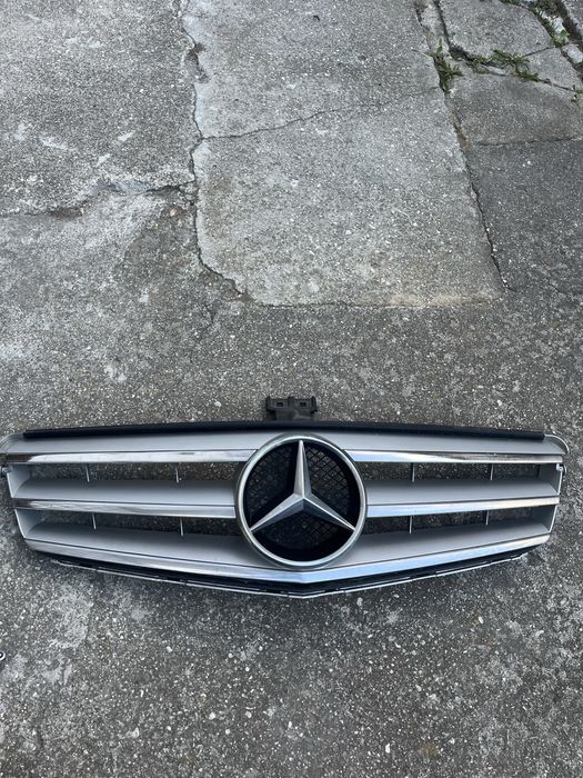 Решетка mercedes w204