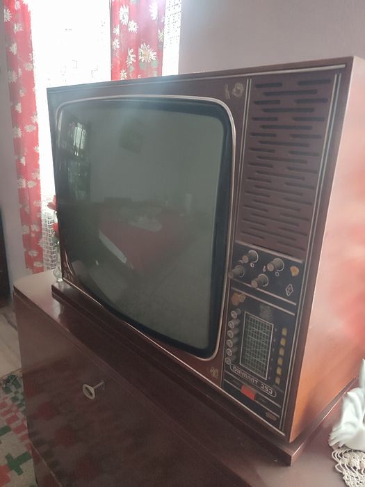 Vând Tv vechi diamant