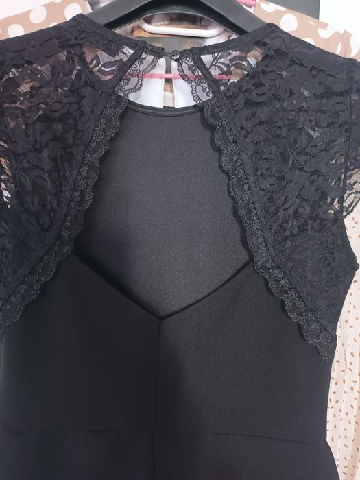 Черна рокля М размер