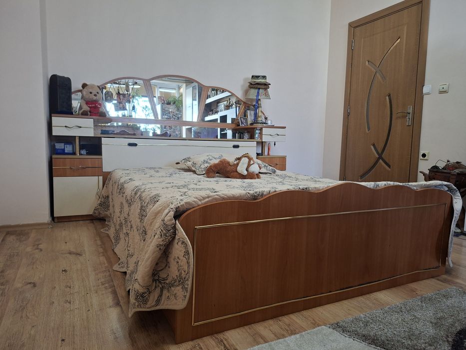 Употребявана спалня с ракла