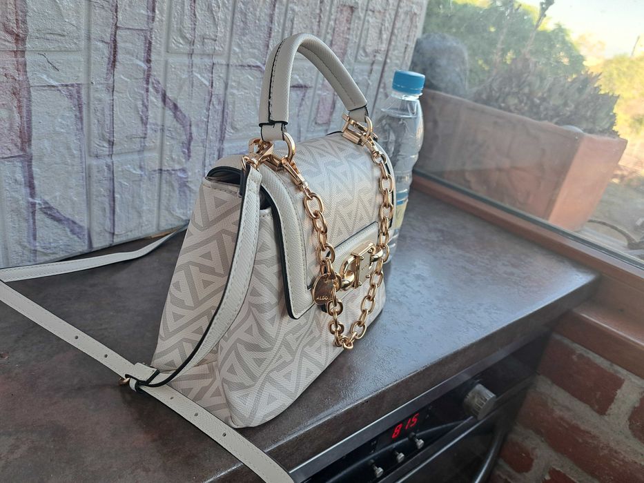 дамска чанта Aldo,малка бежова чантичка,