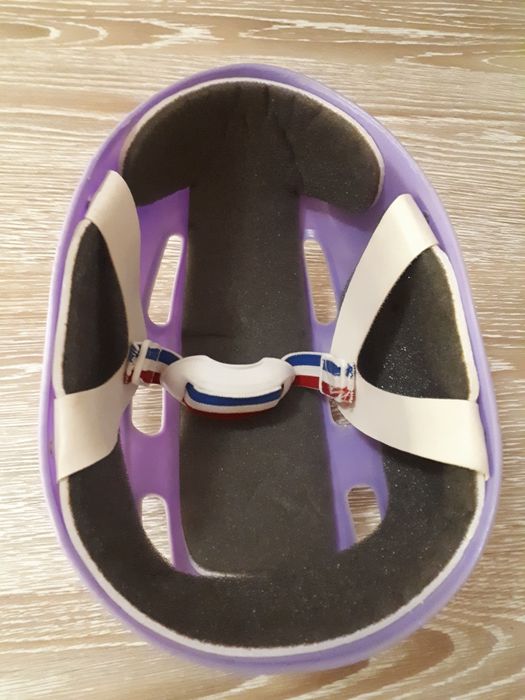 Детска пластмасова каска