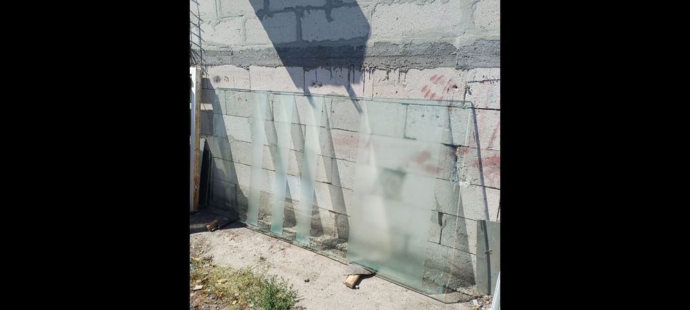 Geam și ușa din sticla securizata de 10mm