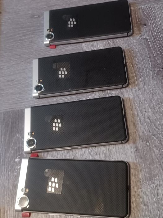 Blackberry keyone BBB100-2 perfect functionale se vinde fara accesorii pret bucată 450 de lei