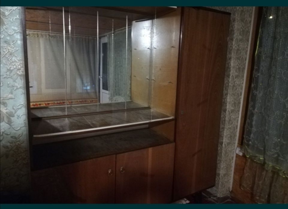 Шкафчик, сервант