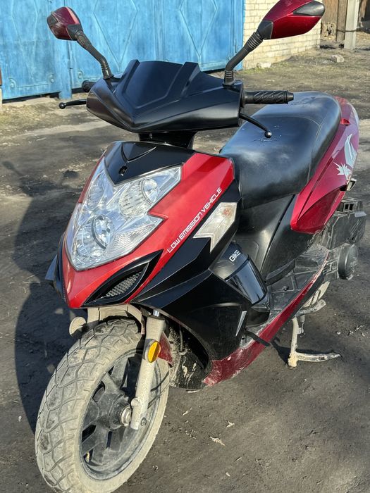 Продам скутер 150 кубов