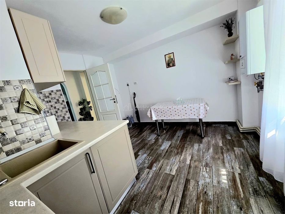 4 camere, decomandat, 100 mp, etaj 2, Dorobanti II