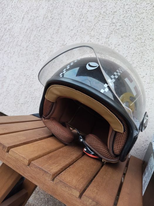 Vând căști scuter