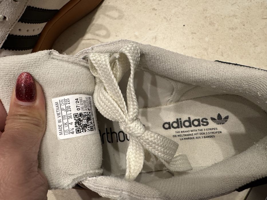 Обувки на Adidas CAMPIS нови