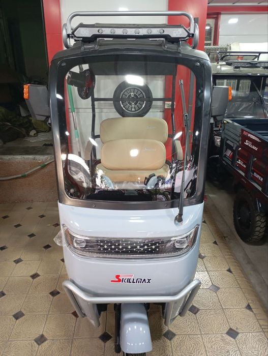 Skuter Tritsikl moped