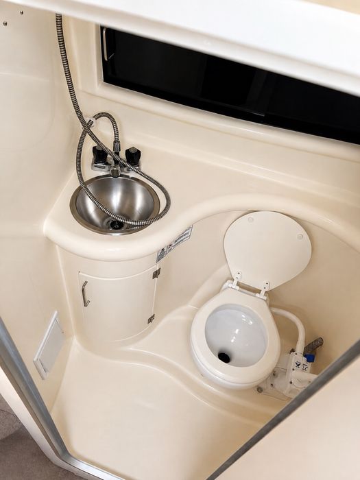 Barcă Monterey 265 Cruiser – cabinată, complet echipată