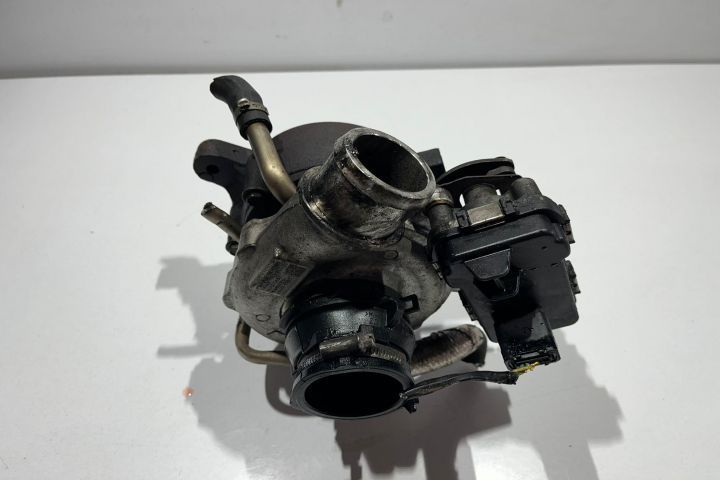 Turbo / turbina / turbosuflanta 2,2 SD4 224DT 9676272680 Land Rover F