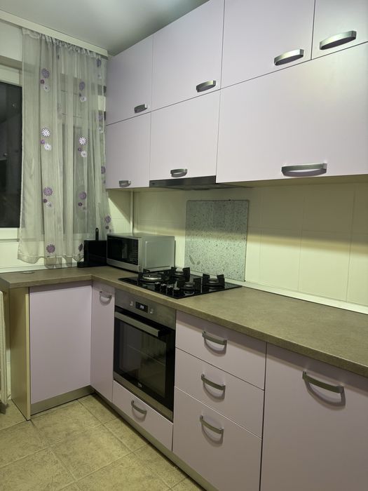 Mobila bucatarie la comanda, lila, stare buna