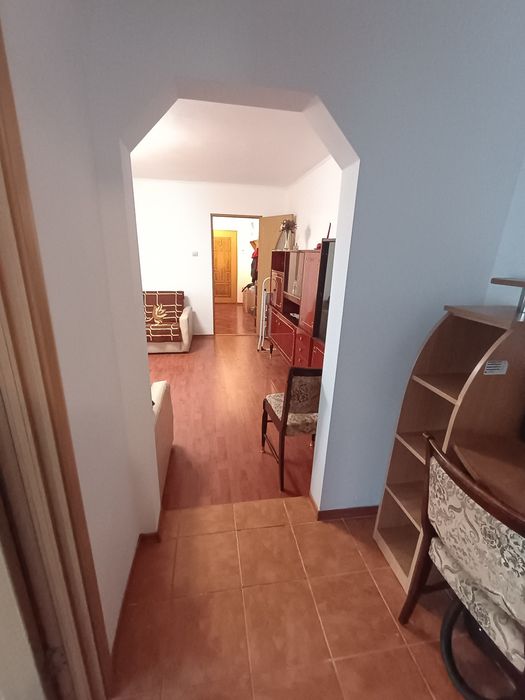 Apartament 2 camere 53 mp, semidecomandat,et 1,Str Împărat Traian (in spatele scolii 11)