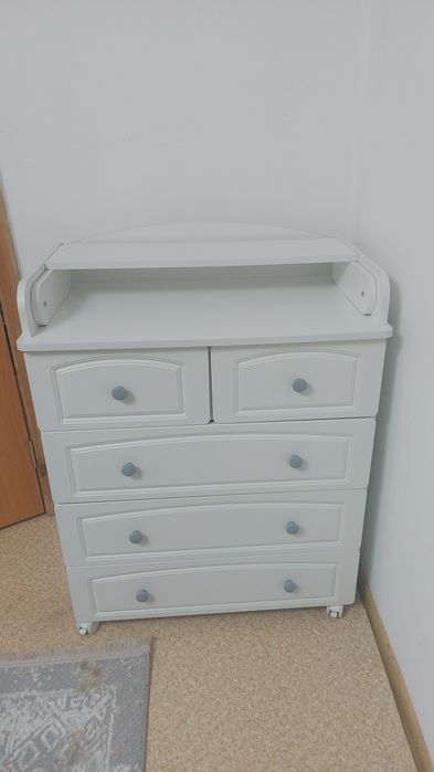 Продам тумбочки для вешшей