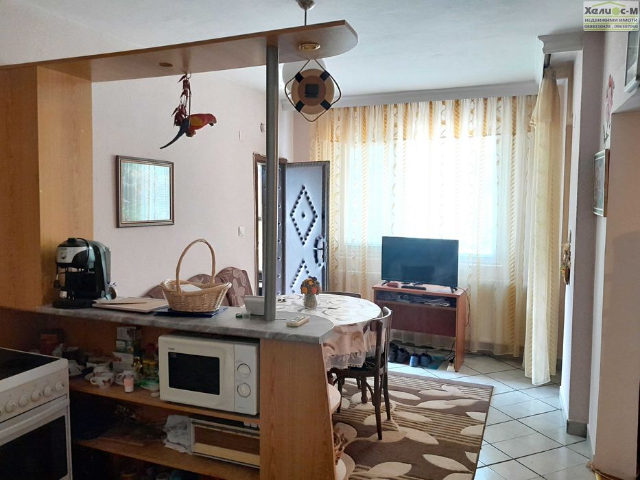 Продава се Четиристаен апартамент в Монтана, Широк център - 106 кв.м за 1732 €/кв.м - Снимка #2