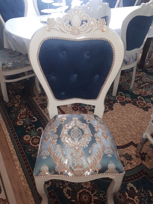 Продаются новые стулья в упаковке