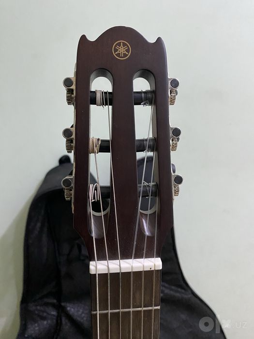 Gitara (Yamaha} classika