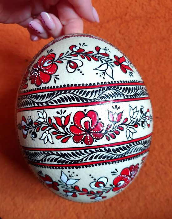 Oua incondeiate  pentru decor