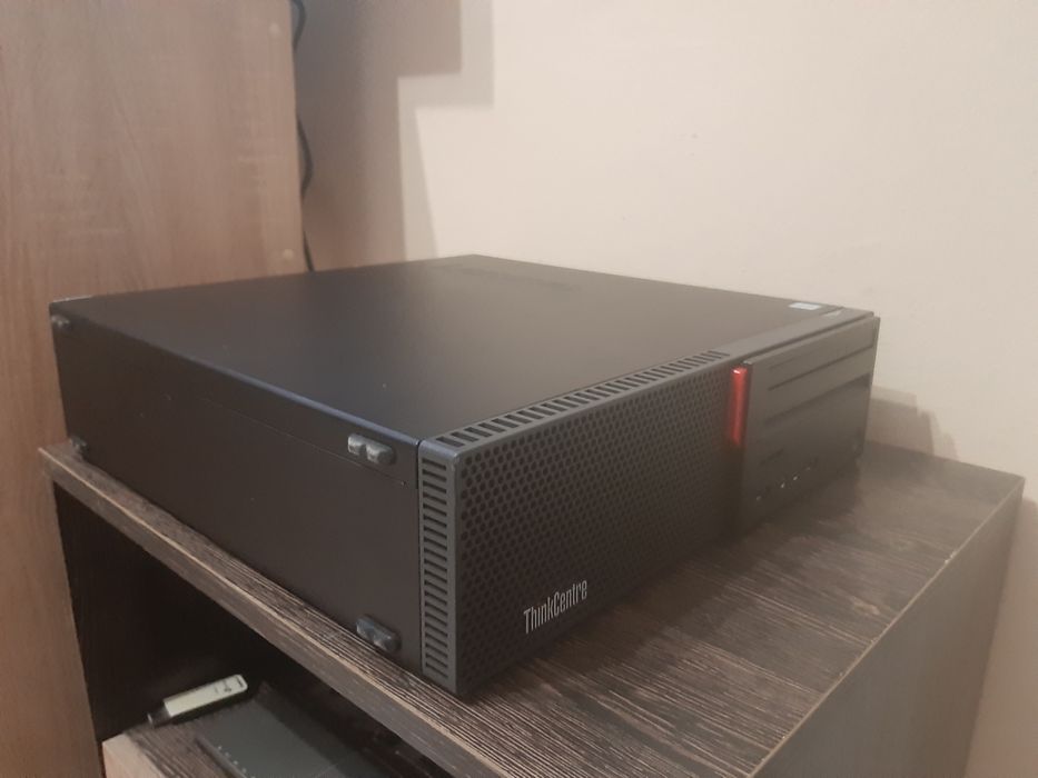 Lenovo M700 SFF компютър с монитор Thinkvision