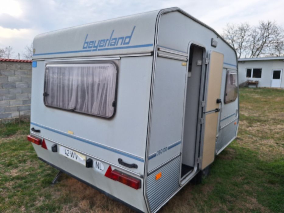 Продавам Каравана