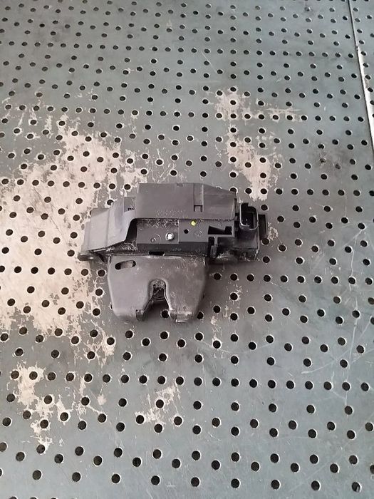 Broasca haion opel zafira e life 9816195380