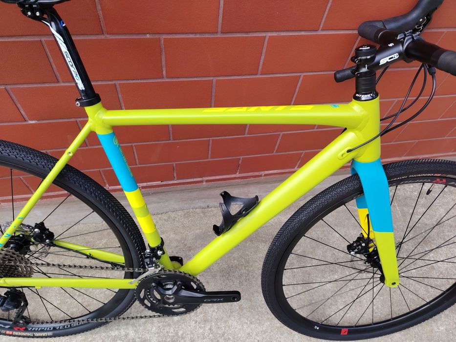 Bicicleta Gravel Stans / Shimano GRX 2 x 10 / Frane Hidraulice grx