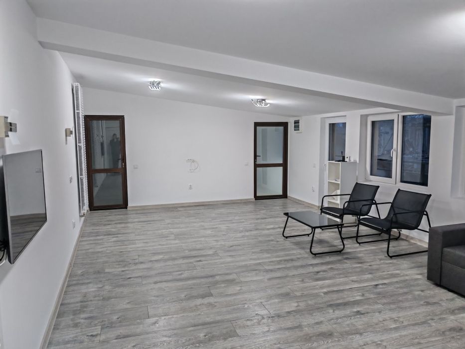 Apartament 1 cameră la curte 70 mp cu terasă și balcon propietar