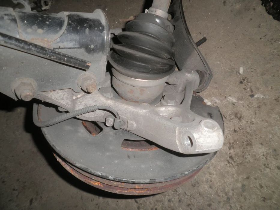 fuzeta stanga / dreapta fata opel astra k 1.6 cdti